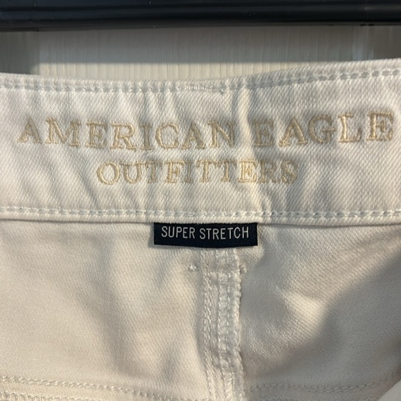 White denim American Eagle MIDI shorts - Picture 3 of 4